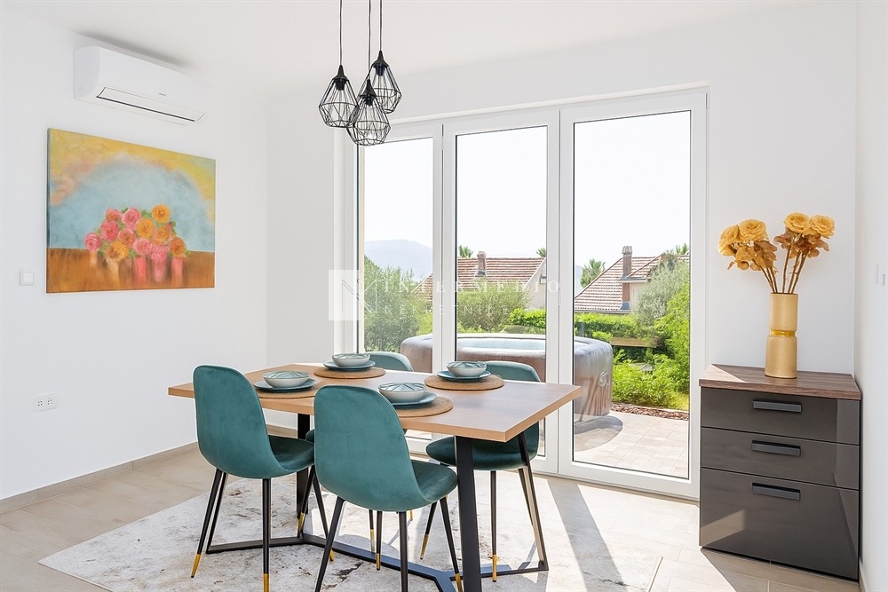 Комфортная квартира всего в 150 м от моря – Дженовичи, Херцег-Нови